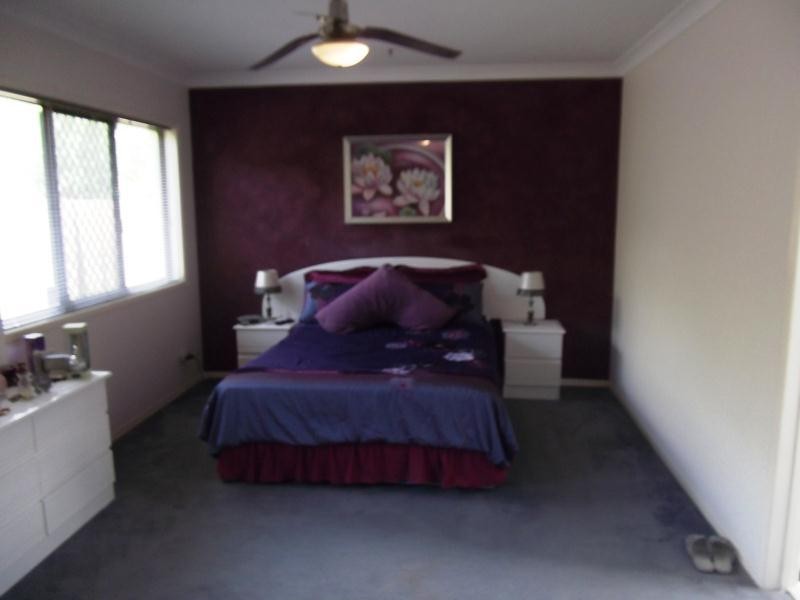 16 Dunkeith Avenue, Benowa QLD 4217