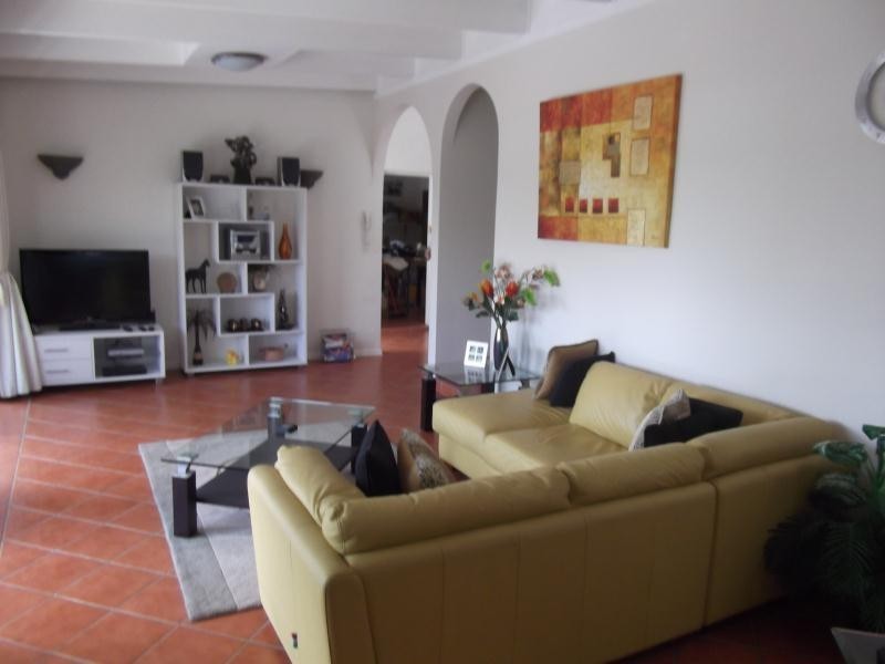 16 Dunkeith Avenue, Benowa QLD 4217