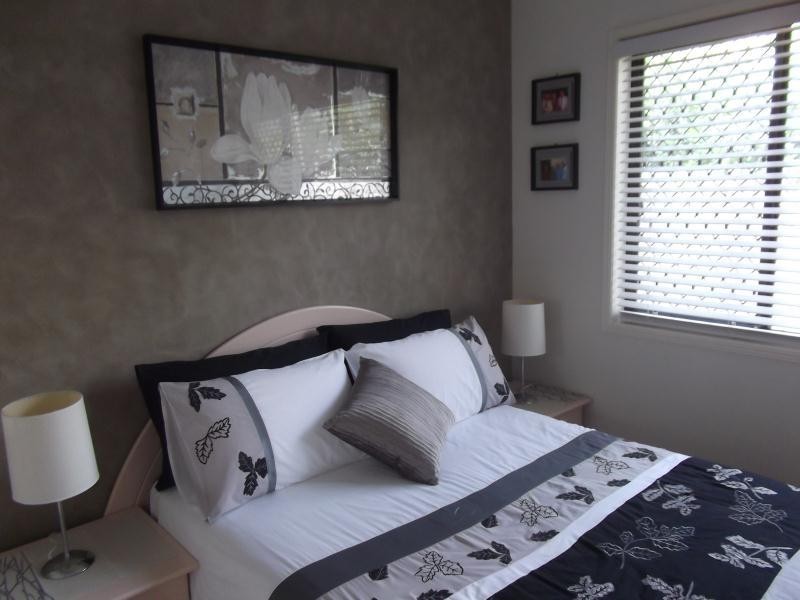 16 Dunkeith Avenue, Benowa QLD 4217