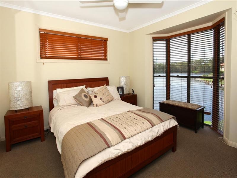 25 Tristan Court, Benowa QLD 4217