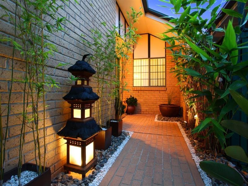 25 Tristan Court, Benowa QLD 4217