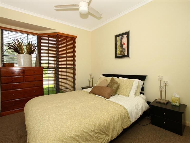 25 Tristan Court, Benowa QLD 4217