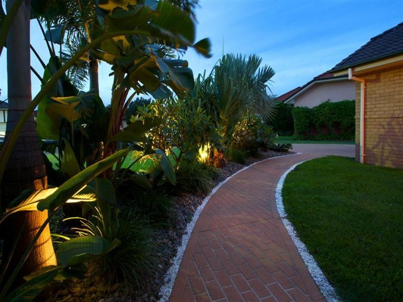 25 Tristan Court, Benowa QLD 4217