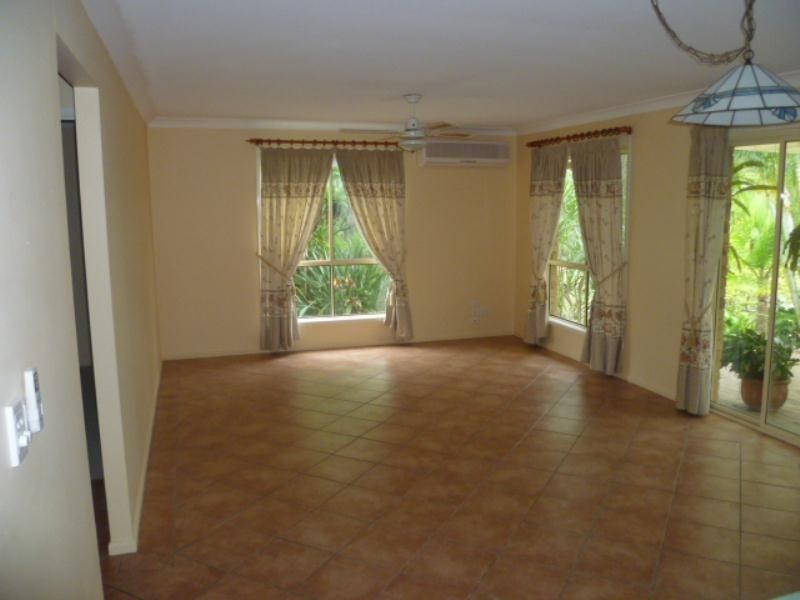 6 Cash Place, Oxenford QLD 4210