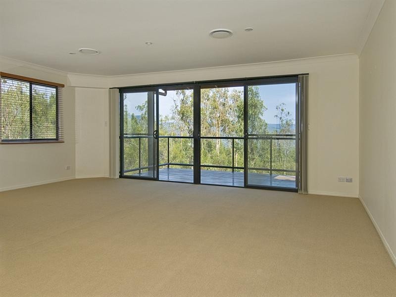 8/2 Ridgeline Way, Highland Park QLD 4211