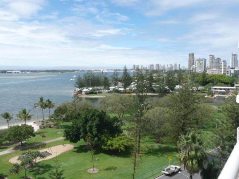 805-182 Marine Parade, Labrador QLD 4215