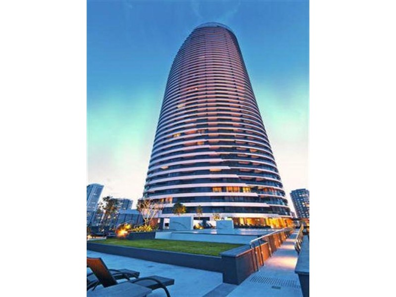 4 Charles Avenue, Broadbeach QLD 4218