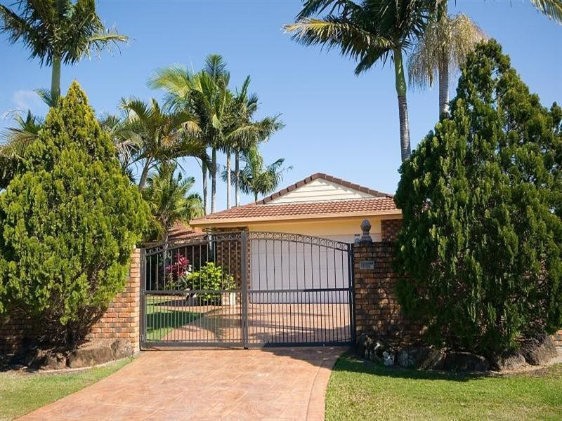 1 Glenwater Crescent, Helensvale QLD 4212