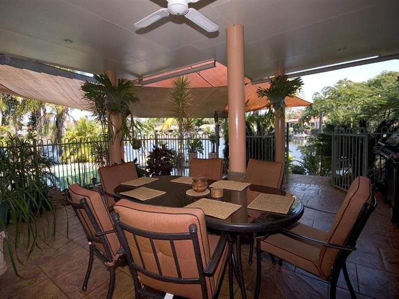 1 Glenwater Crescent, Helensvale QLD 4212