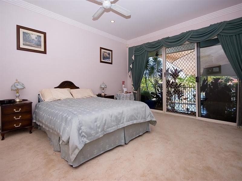 1 Glenwater Crescent, Helensvale QLD 4212