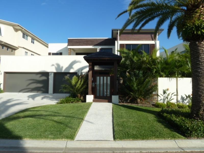 34 Knightsbridge Parade West, Sovereign Islands QLD 4216