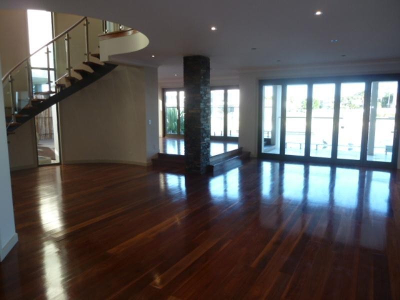 34 Knightsbridge Parade West, Sovereign Islands QLD 4216