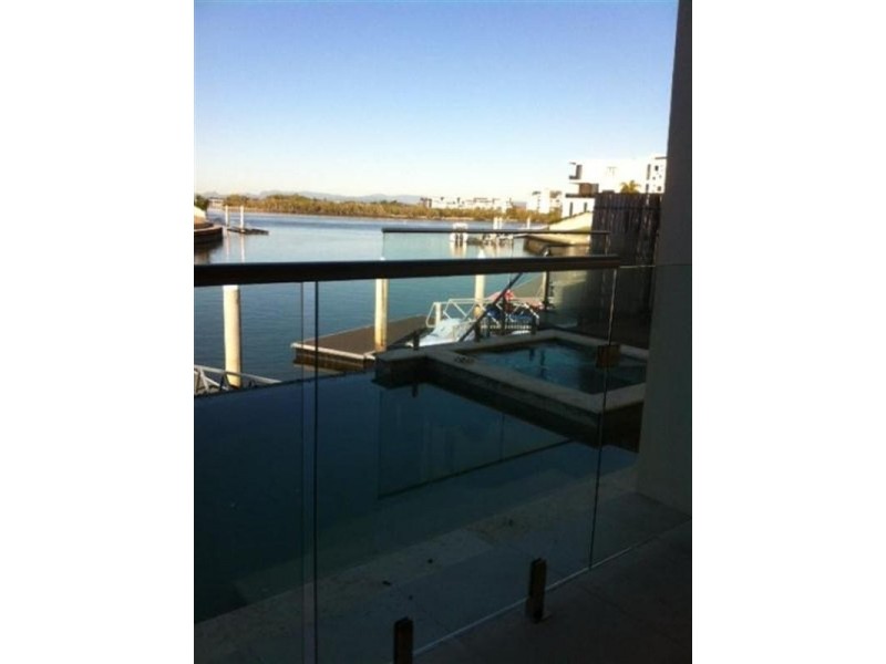 34 Knightsbridge Parade West, Sovereign Islands QLD 4216