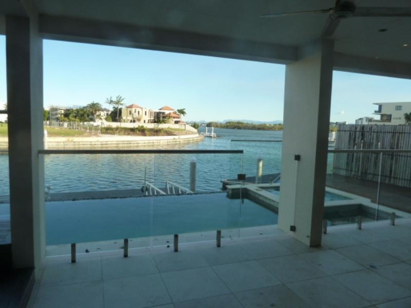 34 Knightsbridge Parade West, Sovereign Islands QLD 4216