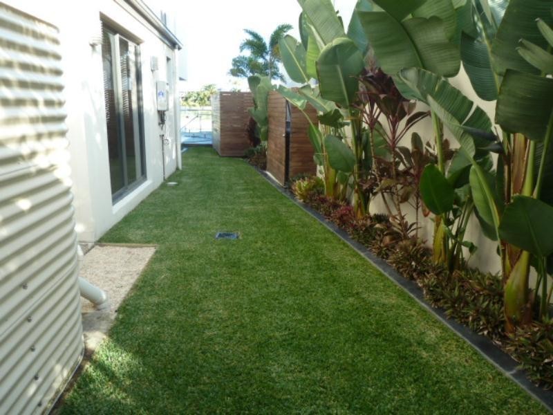 34 Knightsbridge Parade West, Sovereign Islands QLD 4216