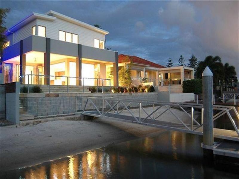 74 Gibraltar Drive, Isle Of Capri QLD 4217