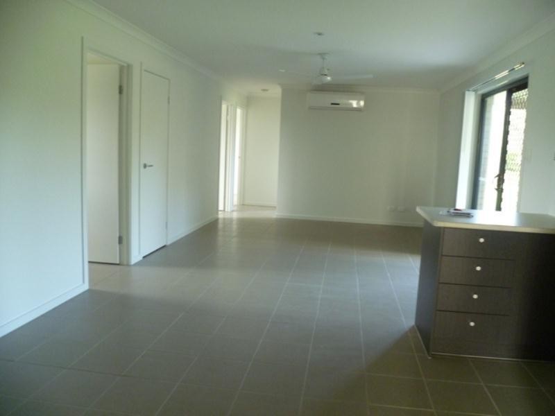 17 Grice Crescent, Ningi QLD 4511