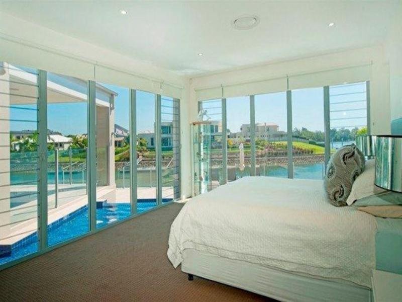 33 Ferrymans Court, Hope Island QLD 4212