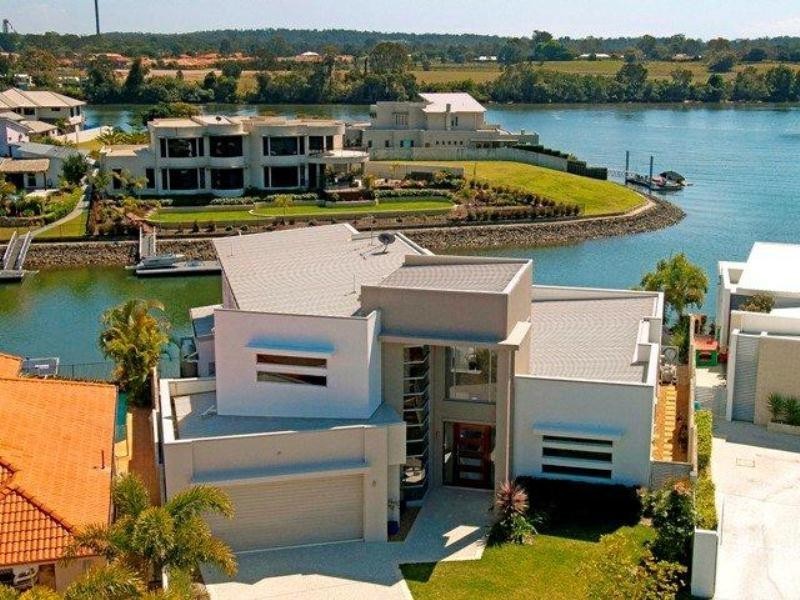 33 Ferrymans Court, Hope Island QLD 4212