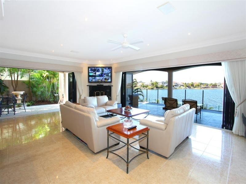 20 Clear Water Bay Avenue, Clear Island Waters QLD 4226