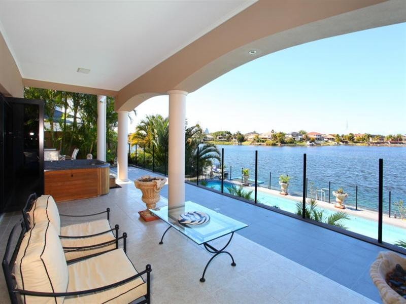 20 Clear Water Bay Avenue, Clear Island Waters QLD 4226