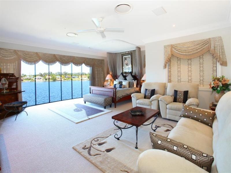 20 Clear Water Bay Avenue, Clear Island Waters QLD 4226