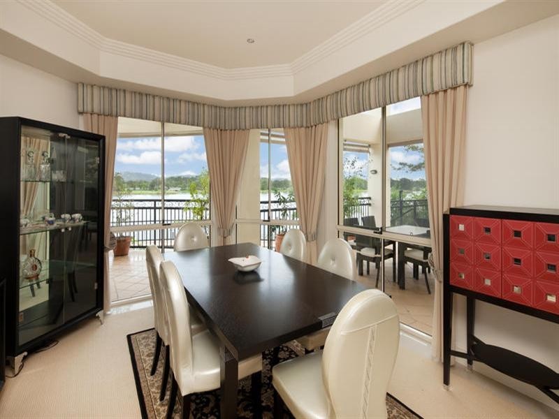 11 Istana View, Clear Island Waters QLD 4226