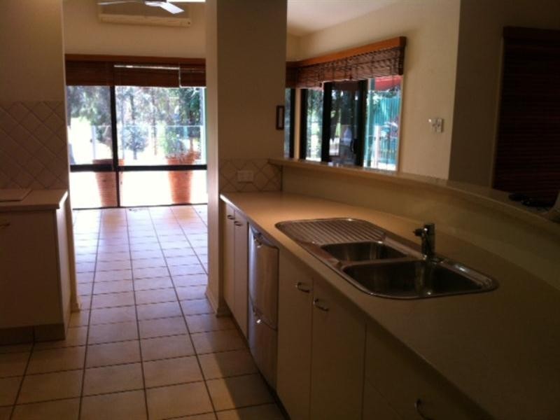 29 Ballybunion Crescent, Hope Island QLD 4212