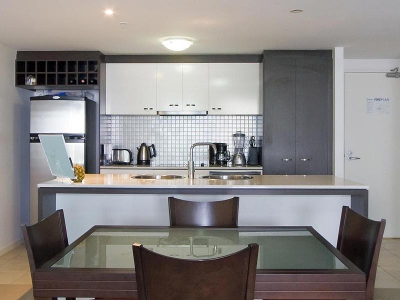 18 Fern Street, Surfers Paradise QLD 4217