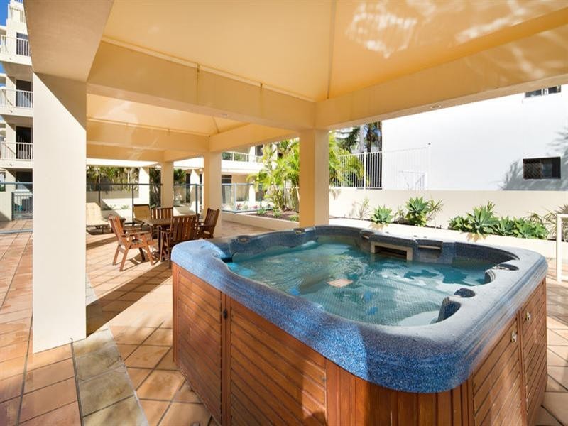 3 5 Cronin Avenue, Main Beach QLD 4217