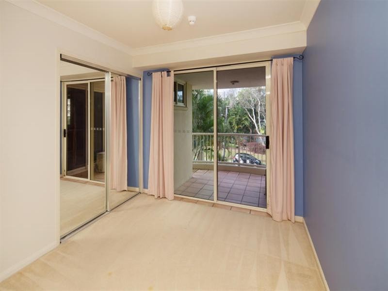 3 5 Cronin Avenue, Main Beach QLD 4217