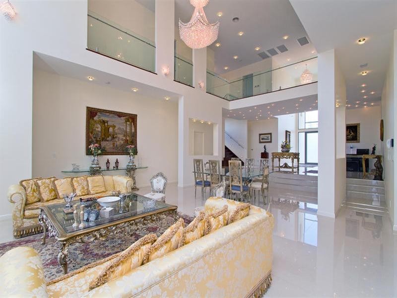 4004 The Boulevard, Benowa QLD 4217