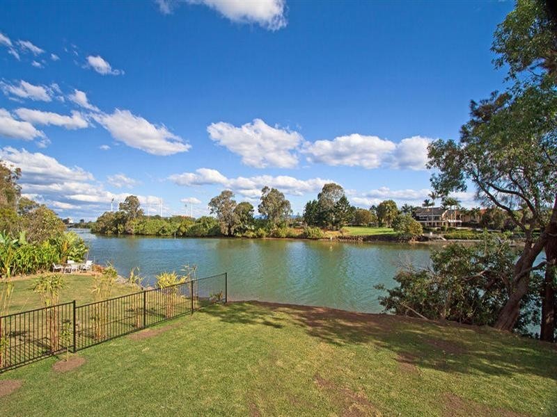 4004 The Boulevard, Benowa QLD 4217