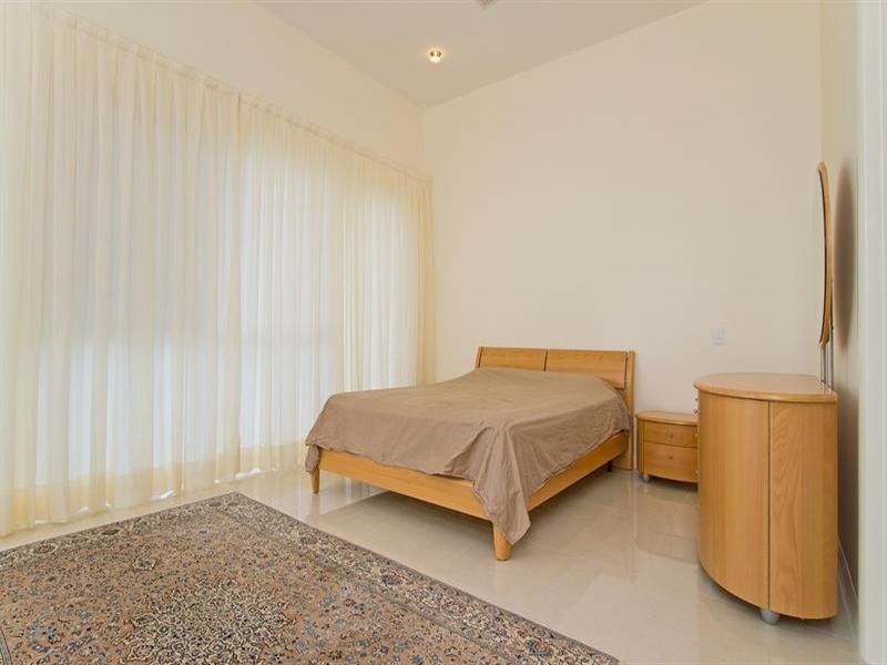 4004 The Boulevard, Benowa QLD 4217