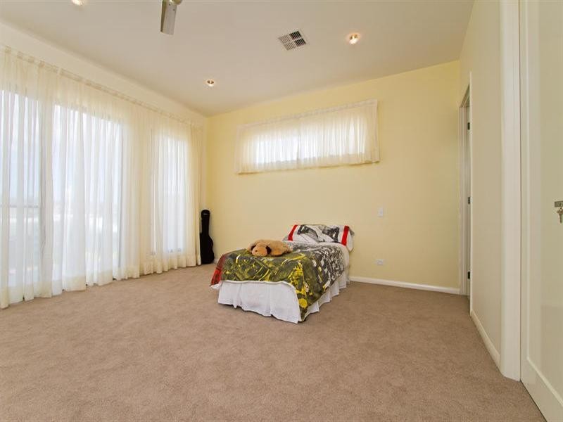 4004 The Boulevard, Benowa QLD 4217