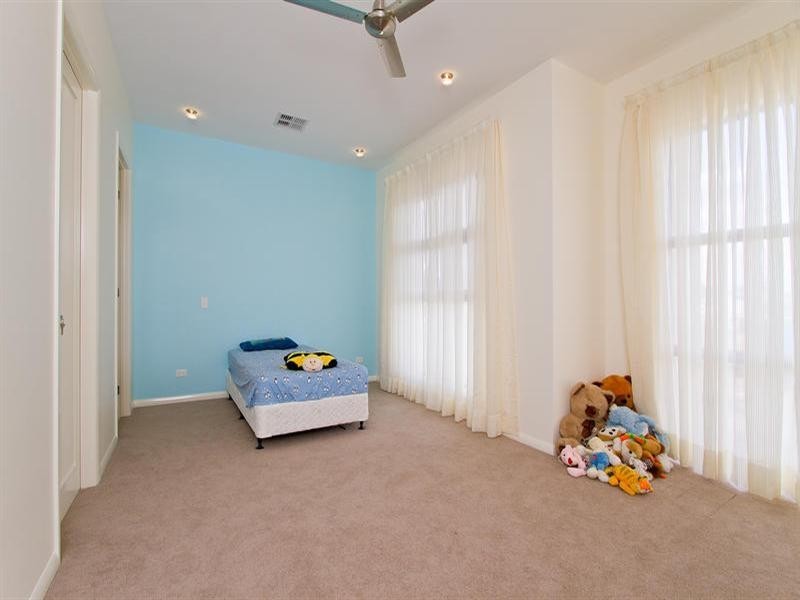 4004 The Boulevard, Benowa QLD 4217