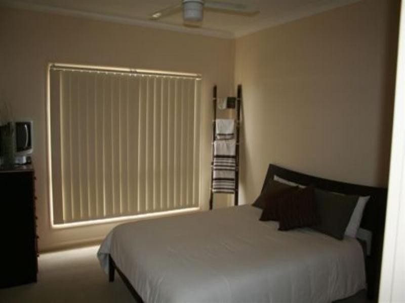 2/1 Betty Street, Upper Coomera QLD 4209