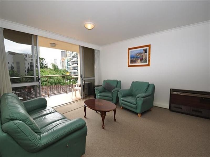 11 Riverview Parade, Surfers Paradise QLD 4217