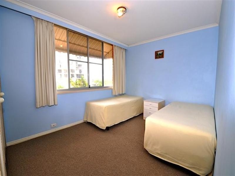 11 Riverview Parade, Surfers Paradise QLD 4217