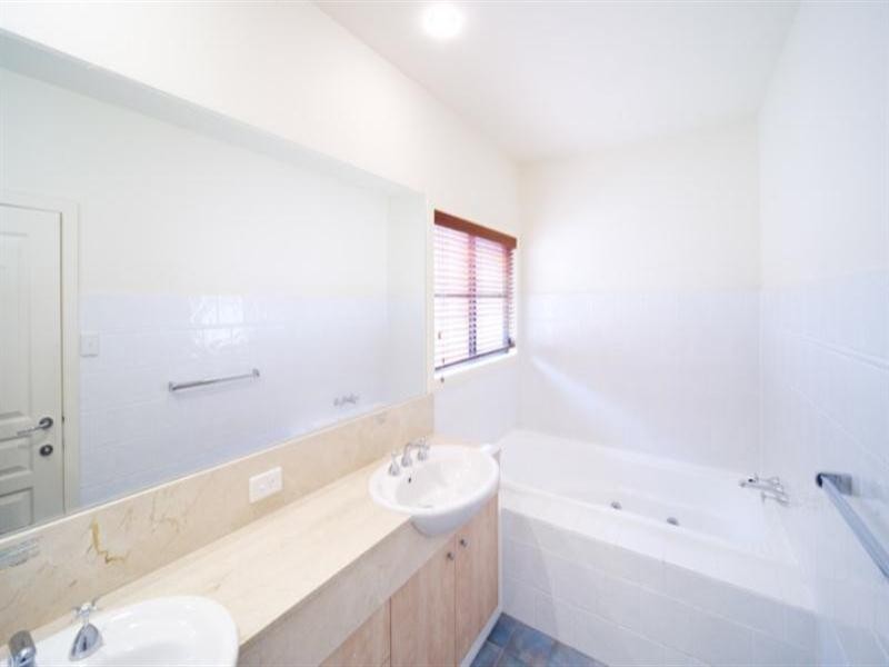 3234 Palladian Drive, Hope Island QLD 4212