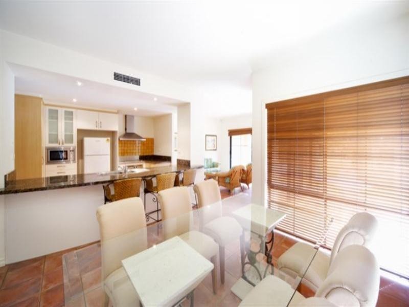 3220 Palladian Drive, Hope Island QLD 4212