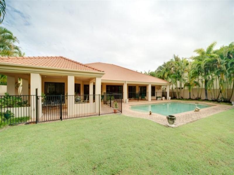 3165 Riverleigh Drive, Hope Island QLD 4212