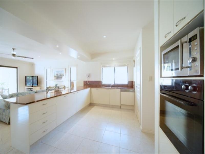 3165 Riverleigh Drive, Hope Island QLD 4212