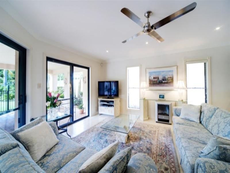 3165 Riverleigh Drive, Hope Island QLD 4212