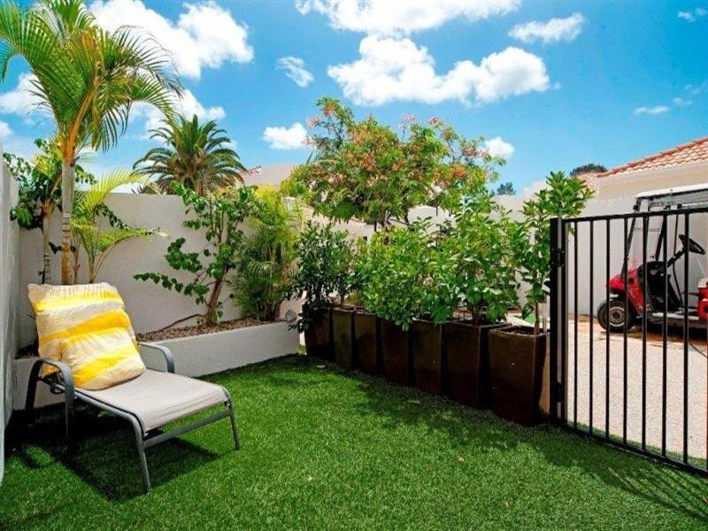 8891 Magnolia Drive East, Hope Island QLD 4212