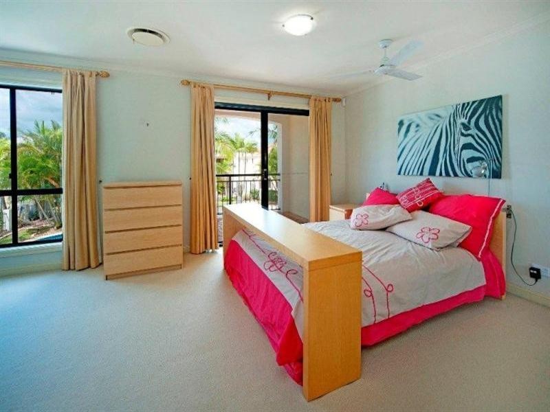 8891 Magnolia Drive East, Hope Island QLD 4212