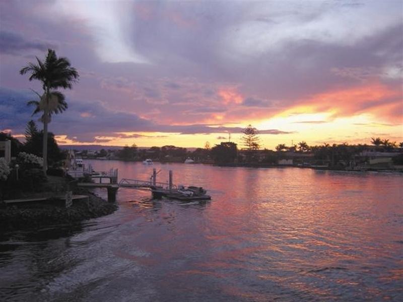 87-89 Monaco Street, Broadbeach Waters QLD 4218