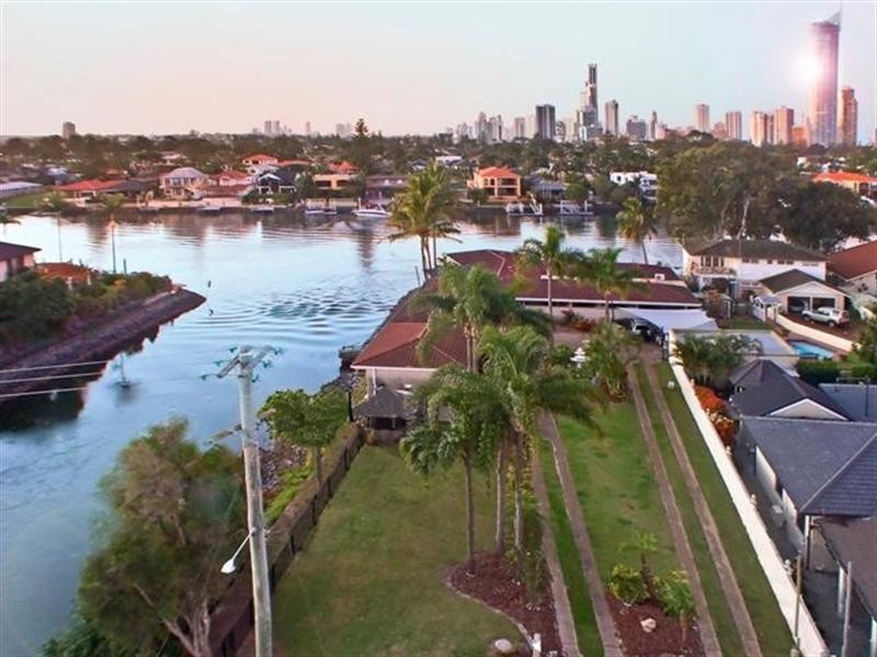 87-89 Monaco Street, Broadbeach Waters QLD 4218