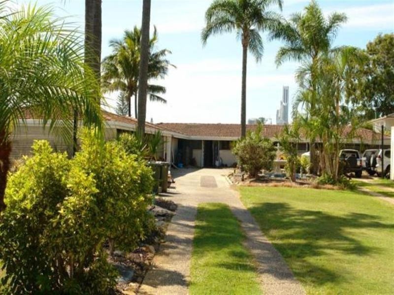 87-89 Monaco Street, Broadbeach Waters QLD 4218