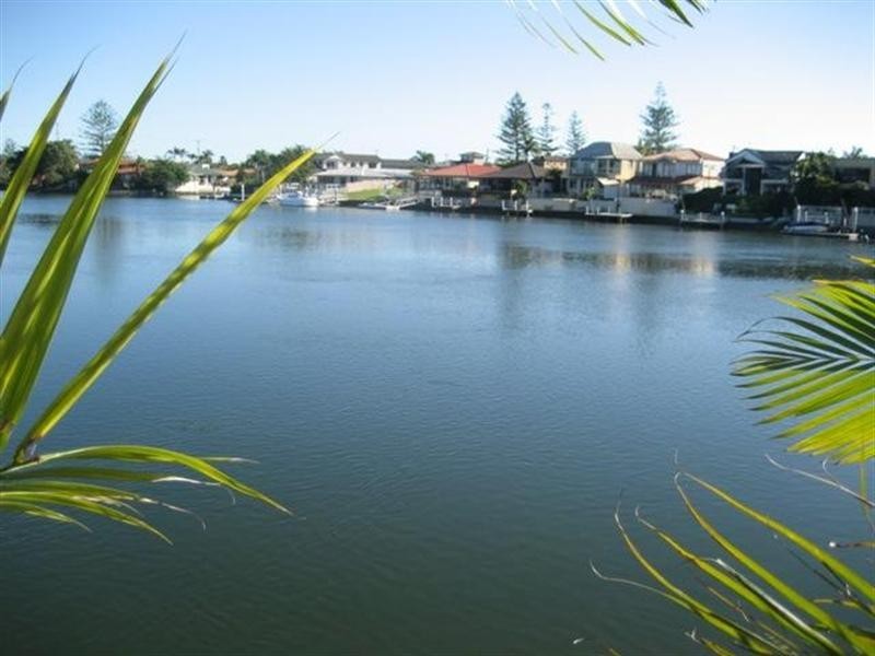 87-89 Monaco Street, Broadbeach Waters QLD 4218